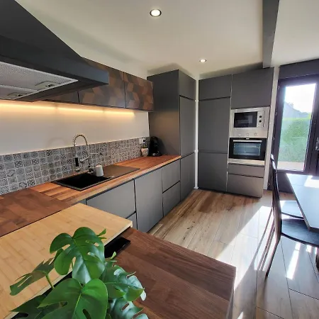La Maison Des 8 Personnes *