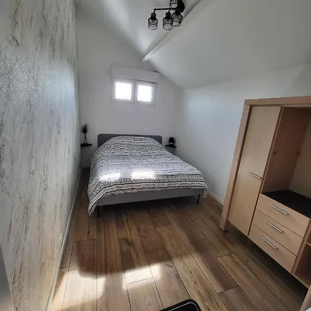 La Maison Des 8 Personnes Holiday home *